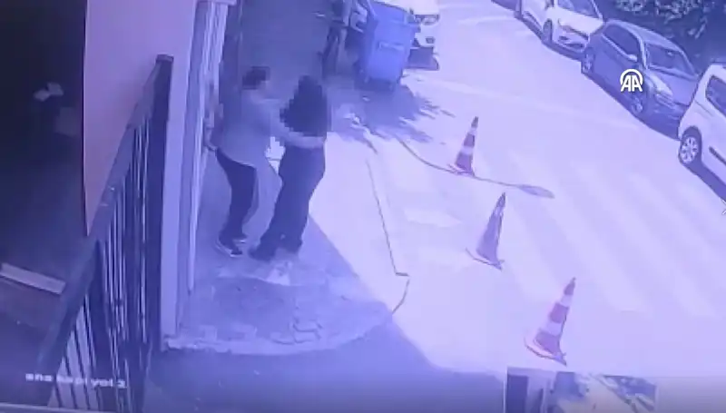 İstanbul'da Lise Tuvaletinde Yaşanan Dehşet Olayı Gündemde