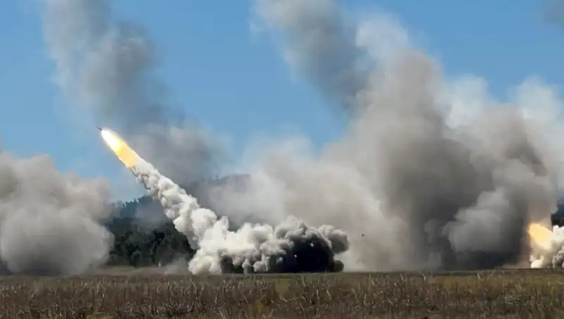 Avustralya'nın En Büyük Askari Tatbikatında Tarihi HIMARS Atışı Gerçekleşti